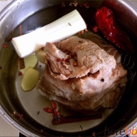 早上去生鲜超市买梅花肉