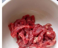 来，看看咱买的100多块钱一斤的牛肉
